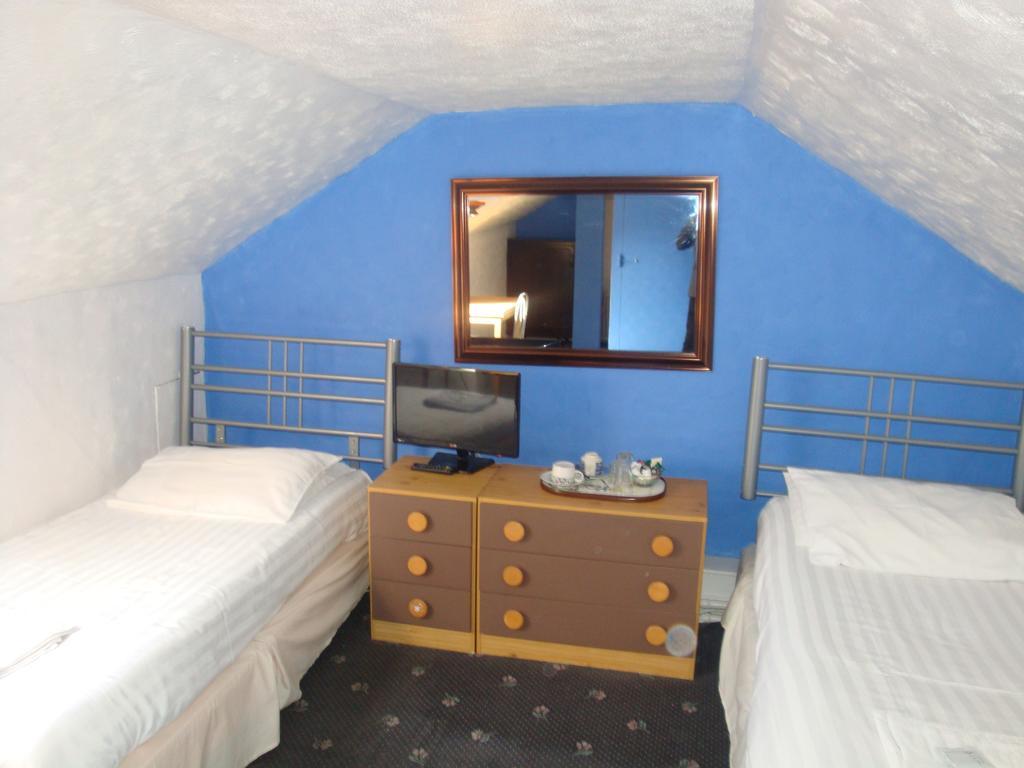Spencer Court Otel Ramsgate Oda fotoğraf