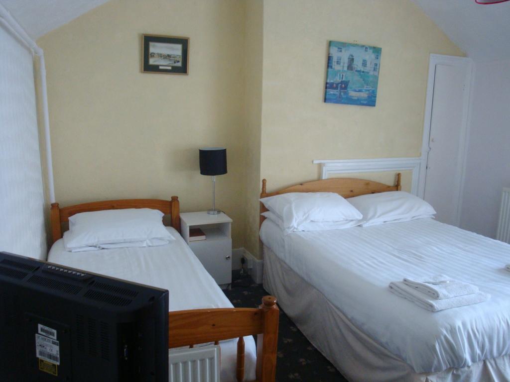 Spencer Court Otel Ramsgate Oda fotoğraf